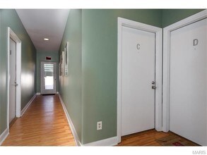 5355 Pershing Ave in St. Louis, MO - Foto de edificio - Interior Photo