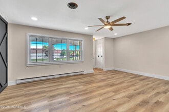 9 Buckingham Dr N in Manchester Township, NJ - Building Photo - Building Photo