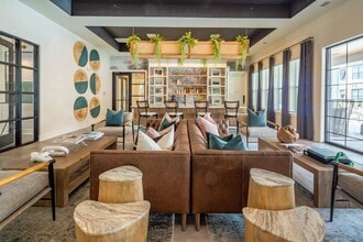 Hawthorne at Oleander in Wilmington, NC - Building Photo - Building Photo