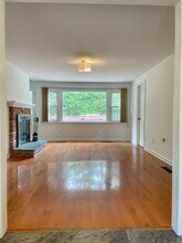 52 Knapp Ln in New Canaan, CT - Building Photo - Building Photo