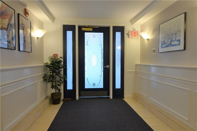 3 Kirwins Ln in Newport, RI - Building Photo - Building Photo
