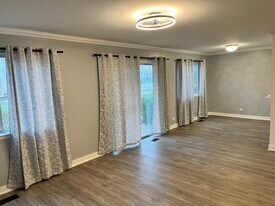 1032 Auburn Ln, Unit 1032 Auburn Lane in Buffalo Grove, IL - Building Photo