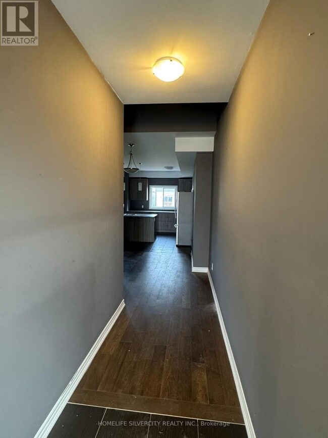 25 McLaughlin St in Welland, ON - Building Photo - Building Photo