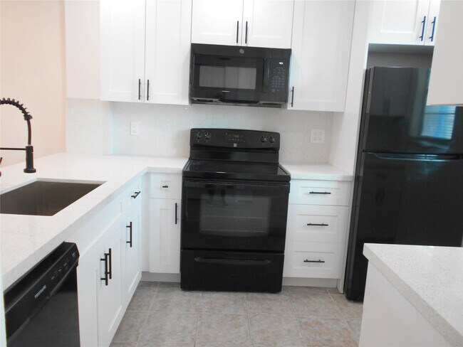 151 Berkley Rd in Hollywood, FL - Building Photo - Building Photo