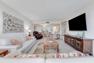 6698 10th Ave N in Greenacres, FL - Building Photo - Building Photo