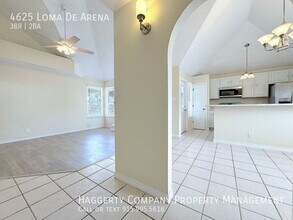 4625 Loma De Arena Ct in El Paso, TX - Building Photo - Building Photo
