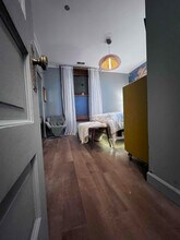 550 W Surf St in Chicago, IL - Building Photo - Building Photo