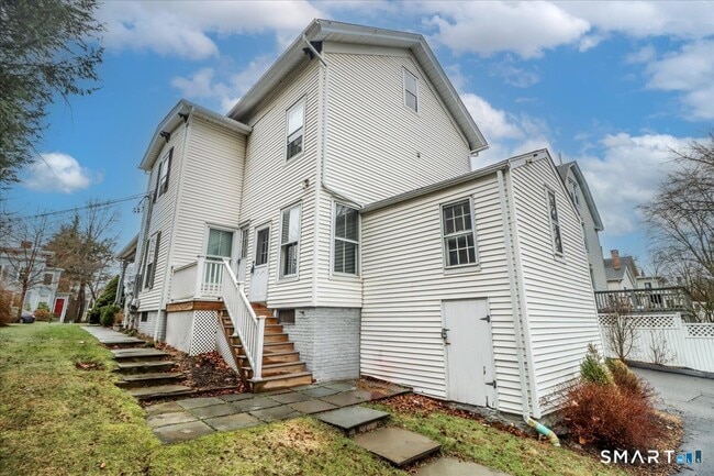 23 S Main St in New Milford, CT - Building Photo - Building Photo