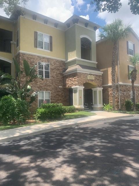 10103 Courtney Oaks Cir