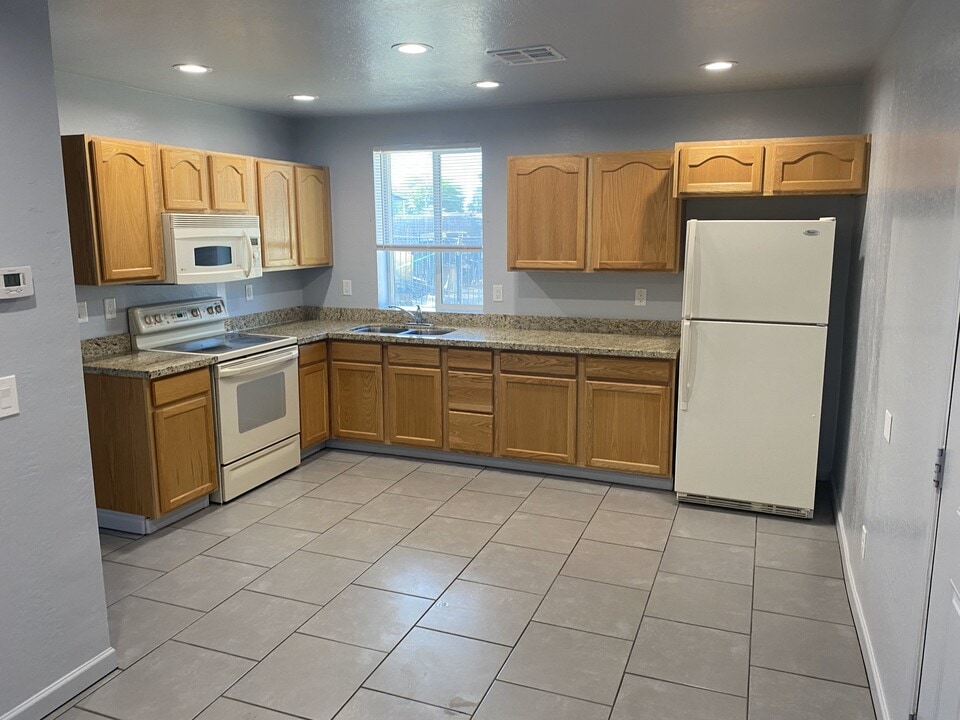 215 N Pima Rd in Buckeye, AZ - Building Photo
