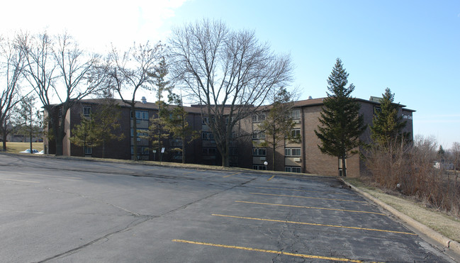 Stonecrest Apartments in Des Moines, IA - Building Photo - Building Photo