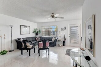 129 Normandy Ln in Delray Beach, FL - Building Photo - Building Photo