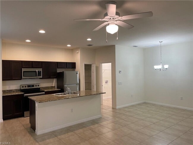 2700 NW 21st Terrace in Miami, FL - Building Photo - Building Photo