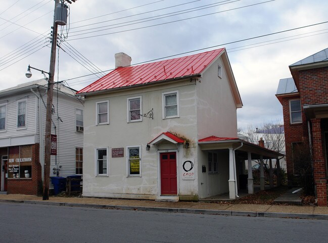 12 Chester St in Front Royal, VA - Building Photo - Building Photo