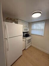 1819 E Parleys Canyon Blvd, Unit Basement in Salt Lake City, UT - Building Photo - Building Photo