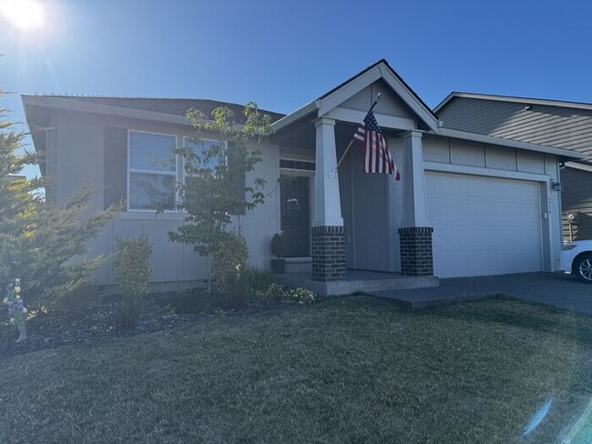 property at 3714 S 40th Pl