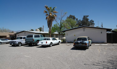 2202-2212 N Madelyn Ave in Tucson, AZ - Building Photo - Building Photo