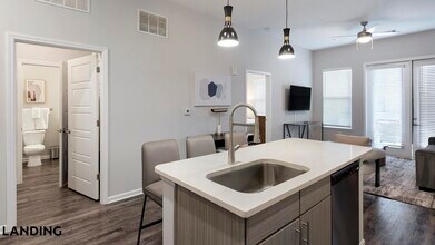 5340 Periwinkle Hl Ave in Charlotte, NC - Foto de edificio - Building Photo