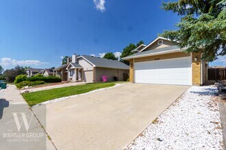 8140 Chancellor Dr in Colorado Springs, CO - Foto de edificio - Building Photo