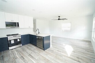 5817 Dartmouth Ave N in St. Petersburg, FL - Building Photo - Building Photo