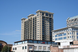 Ovation Buckhead Plaza in Atlanta, GA - Building Photo - Building Photo