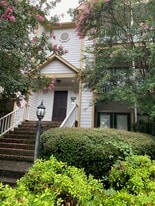 1511 Creekwood Ct, Unit 201 in Raleigh, NC - Building Photo