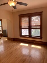 618 S Farwell St, Unit East Tower Apartment in Eau Claire, WI - Building Photo - Building Photo