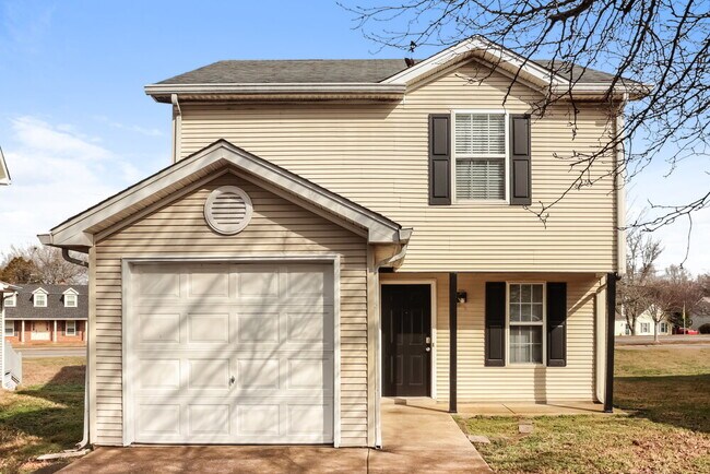 property at 1936 Turnberry Ct