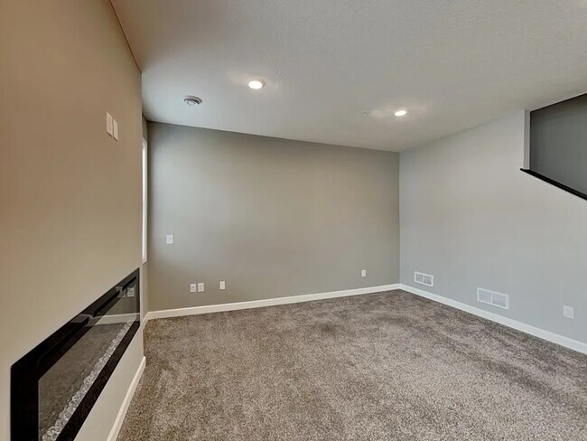 6445 Inspire Cir S in Cottage Grove, MN - Building Photo - Building Photo