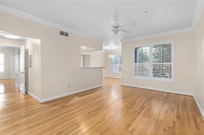 3777 Peachtree Rd NE in Atlanta, GA - Foto de edificio - Building Photo