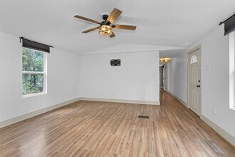 5500 Penny Rd in Cleveland, TX - Building Photo - Building Photo