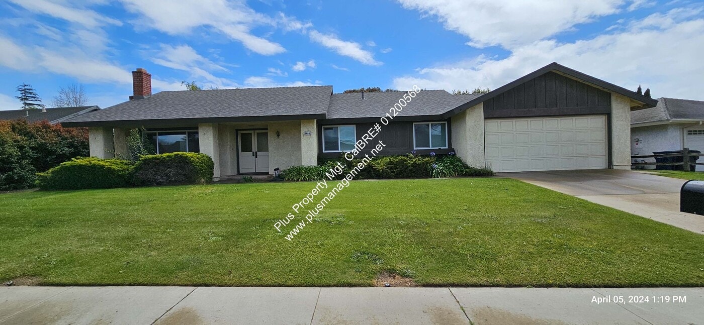 1406 Oak Knoll Rd in Santa Maria, CA - Building Photo