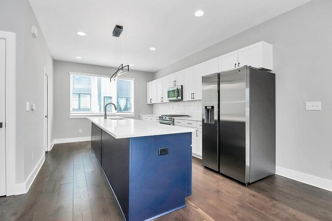 1921 W Trade St in Charlotte, NC - Building Photo - Building Photo