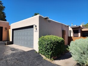 2972 Plaza Azul in Santa Fe, NM - Foto de edificio - Building Photo