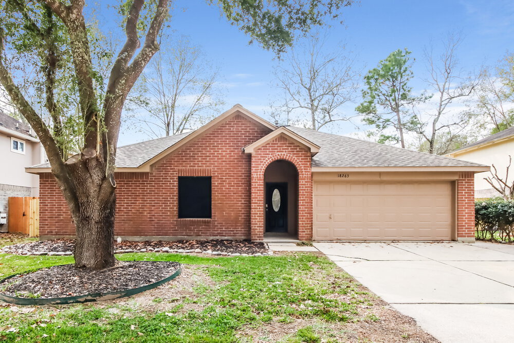 18263 Hollyberry Ct in Porter, TX - Building Photo