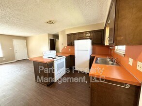 105 Pine Ave in Gentry, AR - Building Photo - Building Photo