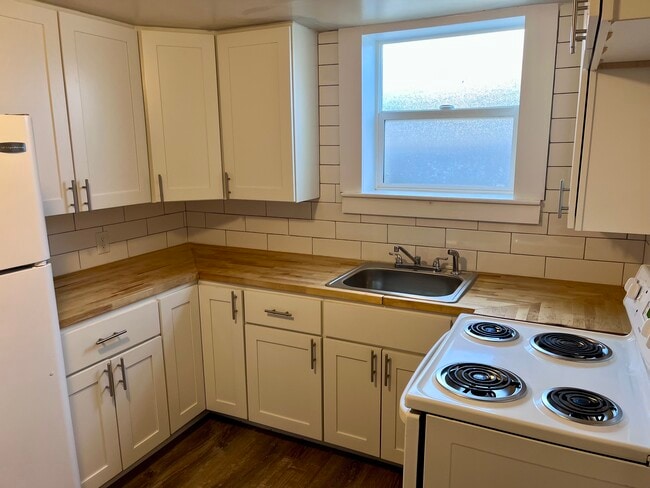 property at 715 14th St