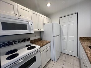 3203 S Beneva Rd in Sarasota, FL - Building Photo - Building Photo