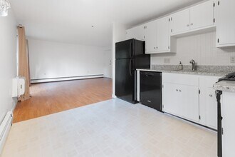 50 Farrwood Ave in North Andover, MA - Building Photo - Building Photo