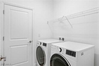 18311 Ridgeline Dr in Estero, FL - Building Photo - Building Photo