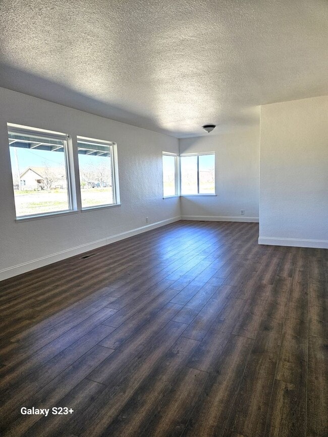 5944 California Ave in Modesto, CA - Building Photo - Building Photo