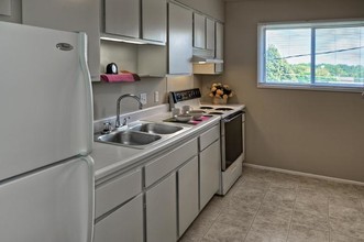 Bel Court Apartments in Omaha, NE - Building Photo - Interior Photo