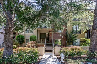30 Royal Oak Ct in Mountain View, CA - Building Photo