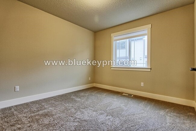 15119 NW Rossetta St in Portland, OR - Building Photo - Building Photo
