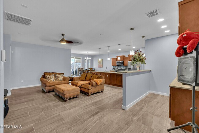 12631 Mark Twain Ave in El Paso, TX - Building Photo - Building Photo