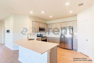 301 Gidran Trail in Georgetown, TX - Foto de edificio - Building Photo