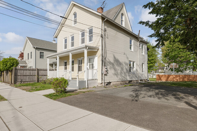 2 Center Ave in Norwalk, CT - Building Photo - Building Photo