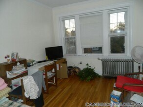 21 Wendell St, Unit 18 in Cambridge, MA - Foto de edificio - Building Photo