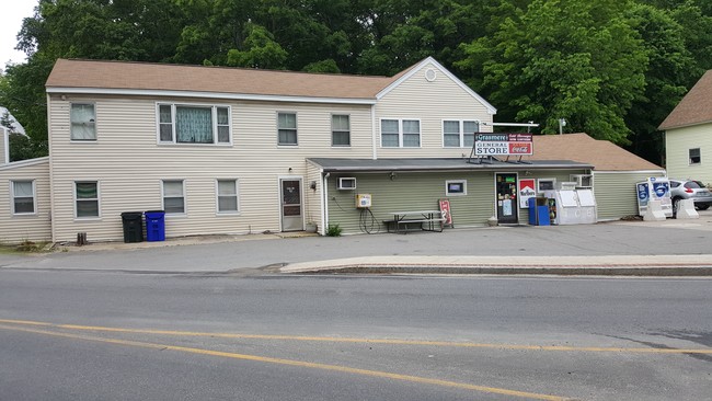 69-71 Centre St in Goffstown, NH - Foto de edificio - Building Photo