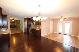 1052 E Apple Way in Flagstaff, AZ - Building Photo